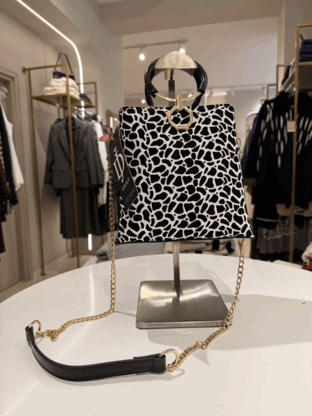 Wristlet animal print black & white