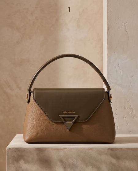 Pierre Cardin Élégance – Structured Handbag σε Ταμπά Απόχρωση